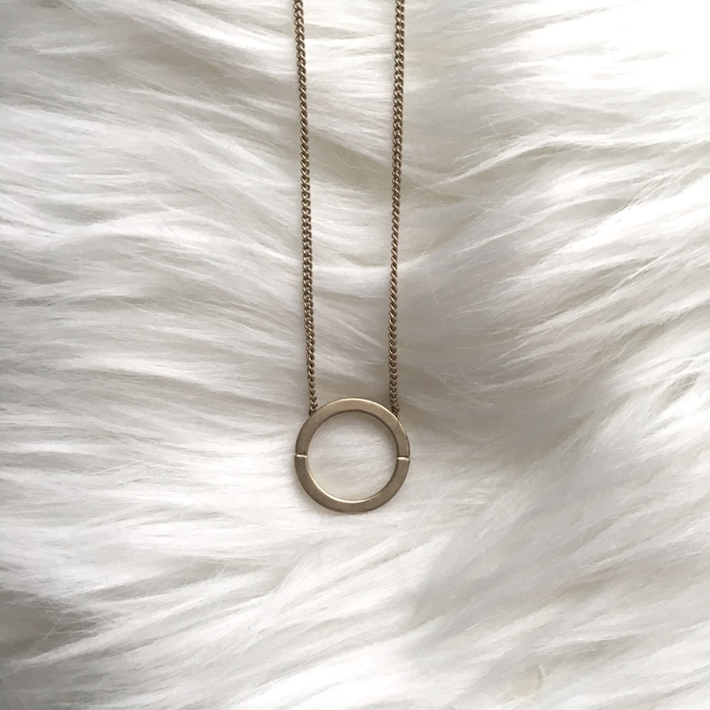 Club Manhattan Circle Necklace